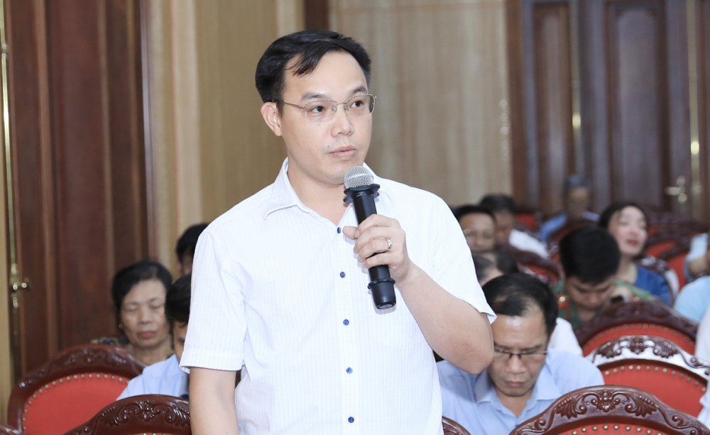 Phó Bí thư Thường trực Thành ủy Hà Nội tiếp xúc cử tri huyện Chương Mỹ