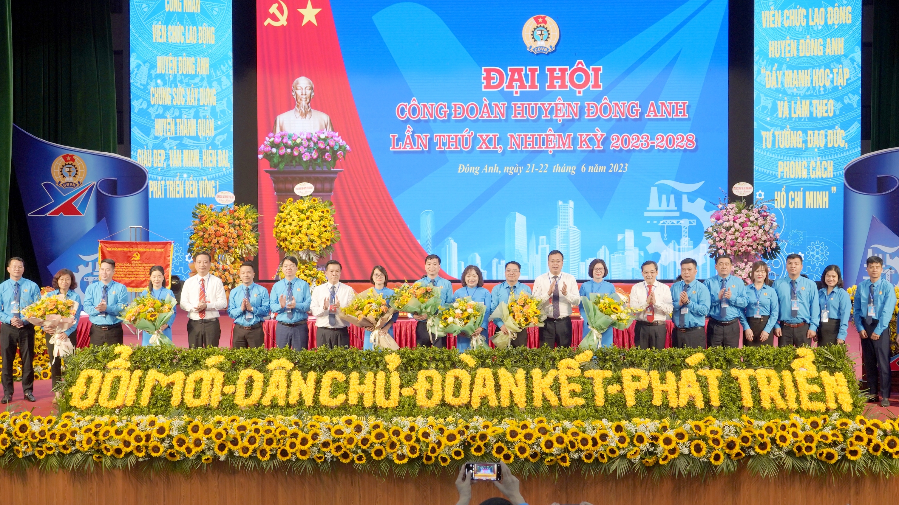 Đại hội Công đoàn huyện Đông Anh lần thứ XI: “Đổi mới - Dân chủ - Đoàn kết - Phát triển”