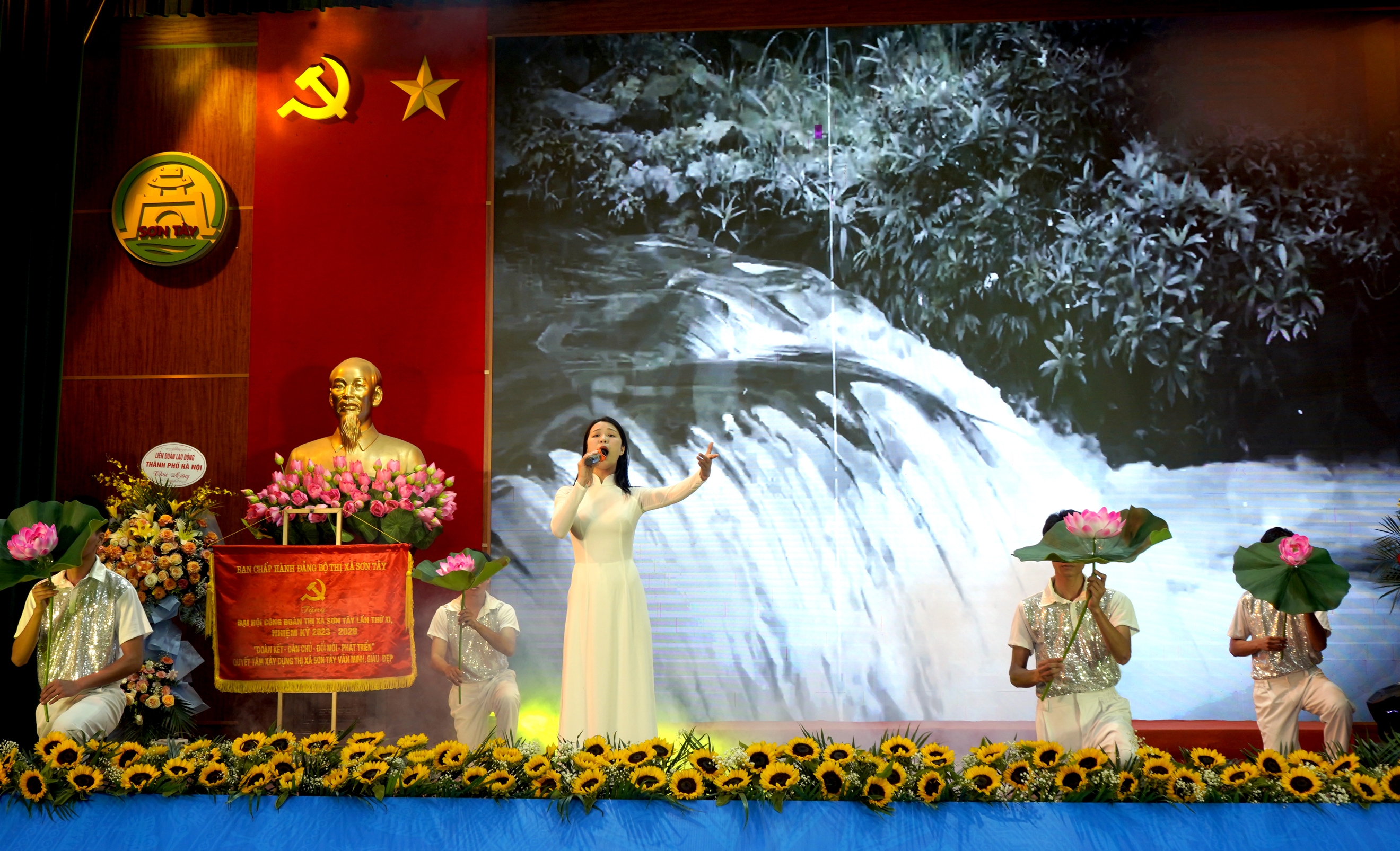 [HÌNH ẢNH]: Ngày hội lớn của đoàn viên Công đoàn thị xã Sơn Tây