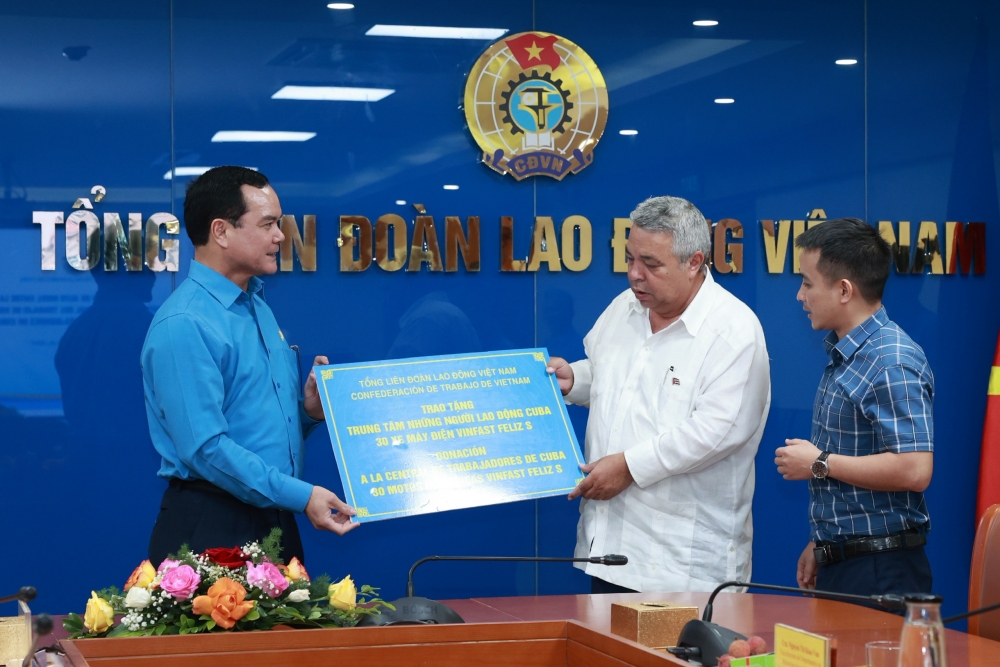 Tổng LĐLĐ Việt Nam hội đàm cấp cao với Trung tâm Những người Lao động Cuba