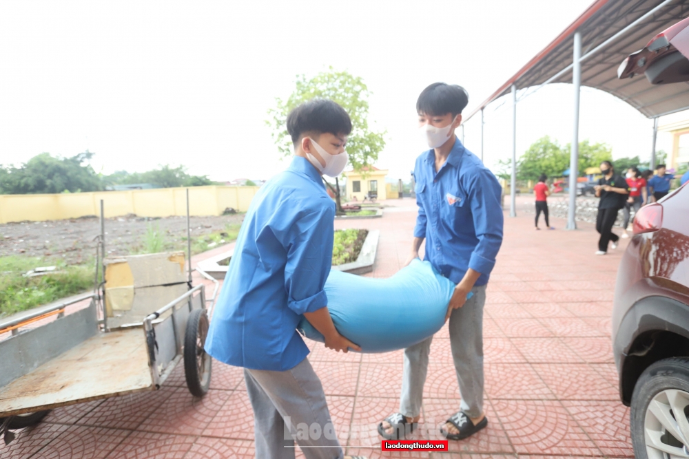 Huyện Ứng Hòa (Hà Nội): Ấm lòng những suất cơm tiếp sức mùa thi