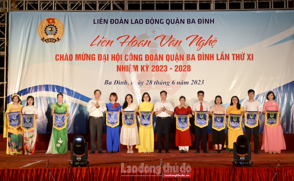 Sôi nổi Liên hoan văn nghệ chào mừng Đại hội Công đoàn quận Ba Đình lần thứ XI