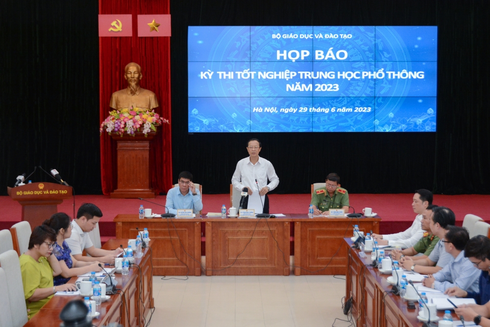 Quang cảnh buổi họp báo.