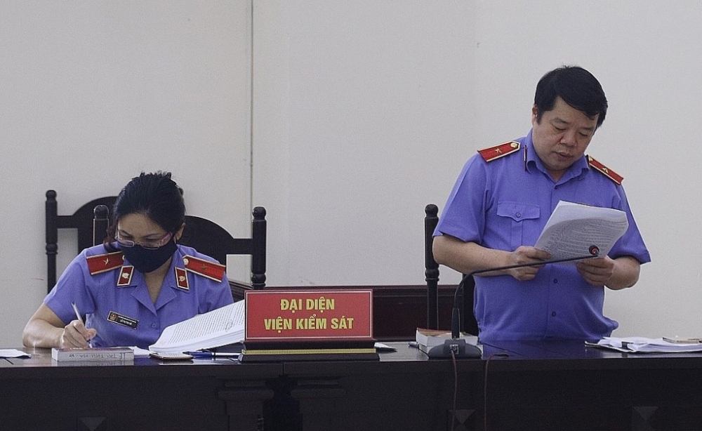 Đại diện Viện Kiểm sát nhân dân thực hiện quyền công tố tại phiên xét xử vụ Ethanol Phú Thọ.