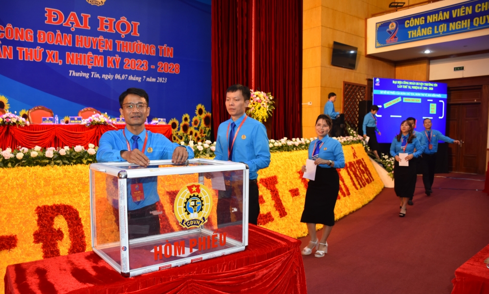17 đồng chí trúng cử vào Ban Chấp hành Liên đoàn Lao động huyện Thường Tín khóa XI