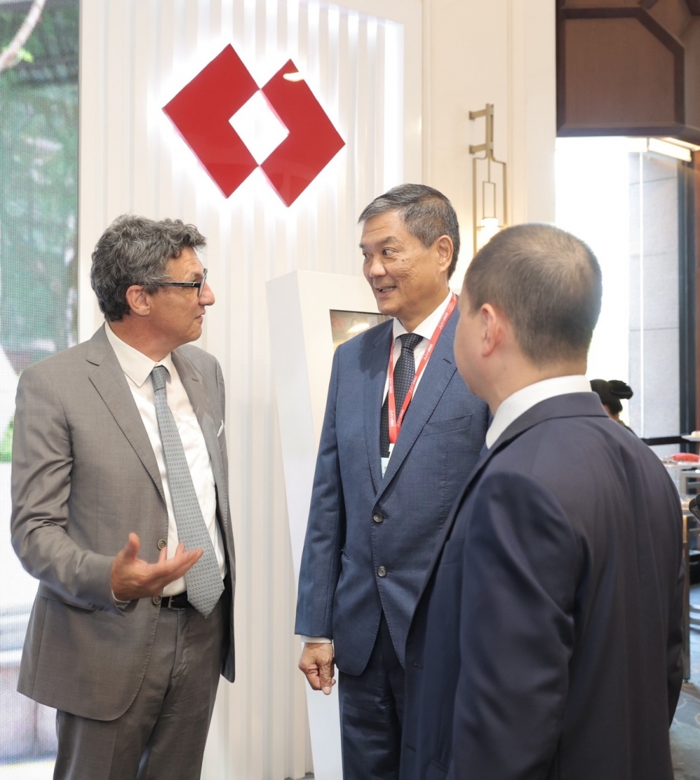 Techcombank thúc đẩy hợp tác đối tác tại hai nền kinh tế năng động nhất Đông Nam Á