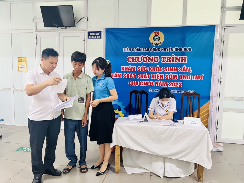 LĐLĐ huyện Ứng Hòa: Khám sức khỏe sinh sản miễn phí cho người lao động