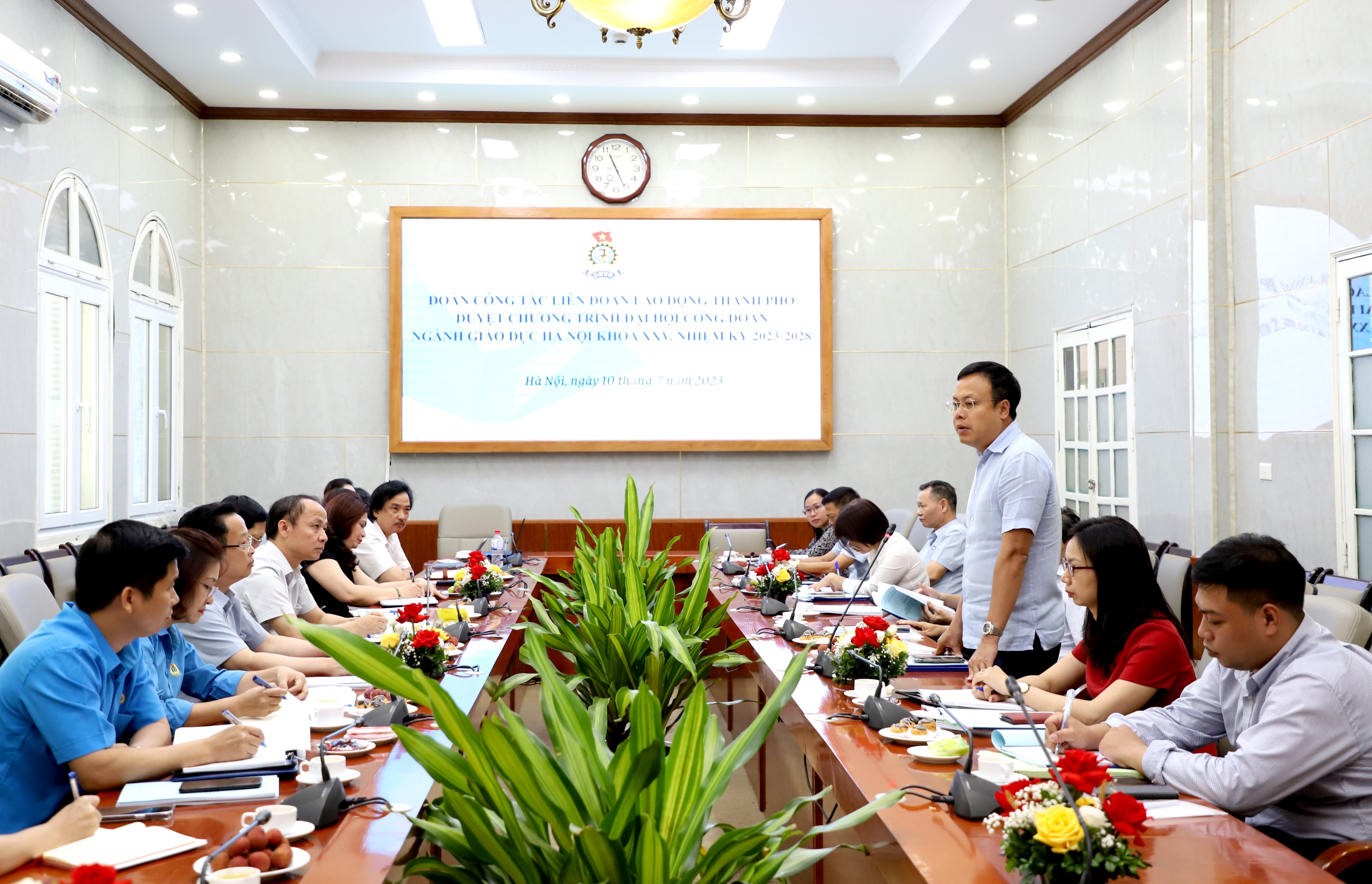 Lãnh đạo LĐLĐ thành phố Hà Nội duyệt chương trình Đại hội Công đoàn ngành Giáo dục Hà Nội lần thứ XXV