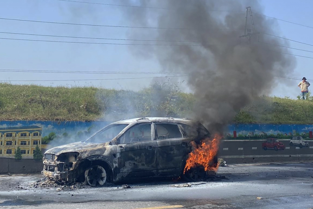 Cảnh báo cháy nổ xe ô tô trong thời tiết nắng nóng và khuyến cáo của cơ quan chức năng