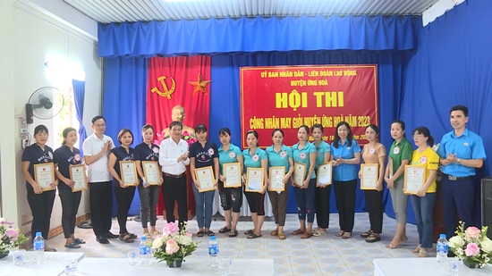 Thiết thực Hội thi Công nhân may giỏi huyện Ứng Hoà năm 2023