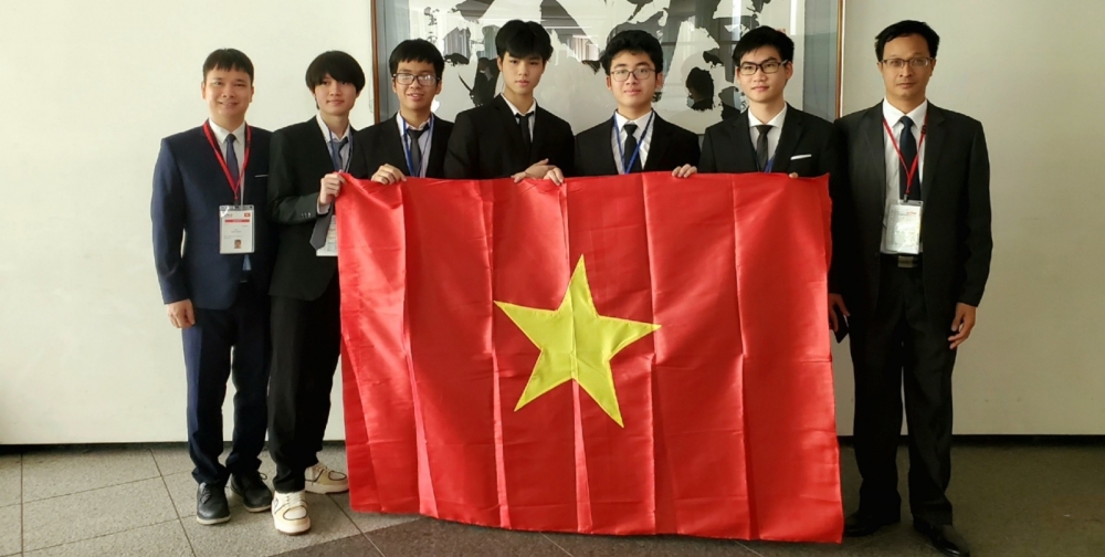 Học sinh Việt Nam giành 5 Huy chương tại Olympic Vật lí quốc tế năm 2023
