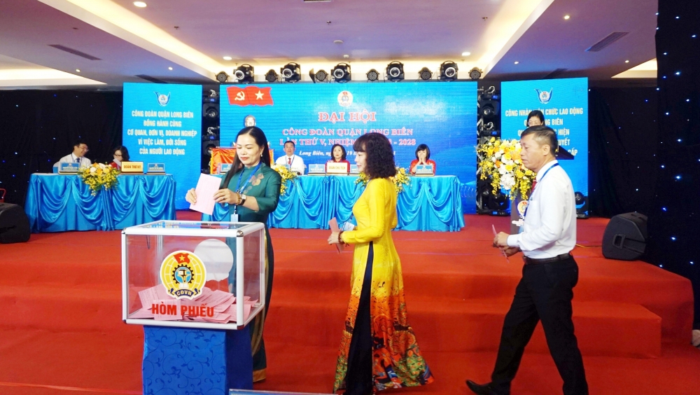 21 đồng chí trúng cử vào Ban Chấp hành Liên đoàn Lao động quận Long Biên khóa V