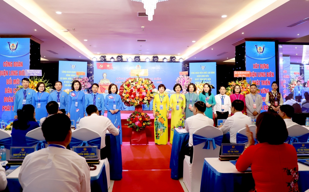 TRỰC TUYẾN HÌNH ẢNH: Ngày hội lớn của đoàn viên, người lao động và Công đoàn quận Long Biên