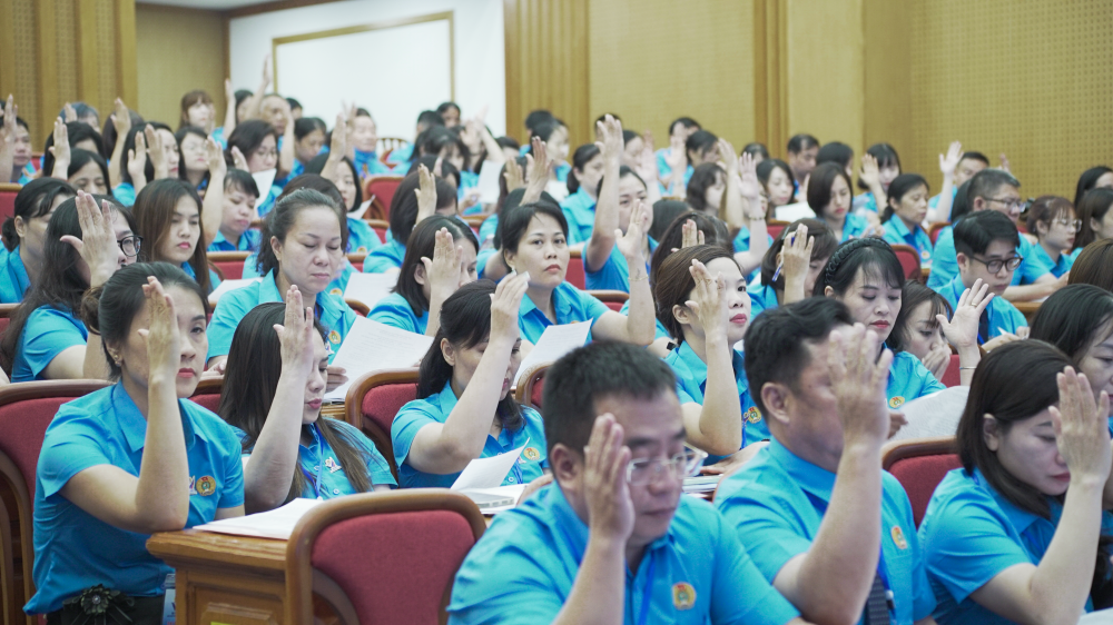 Ngày làm việc thứ nhất Đại hội Công đoàn quận Thanh Xuân lần thứ VI