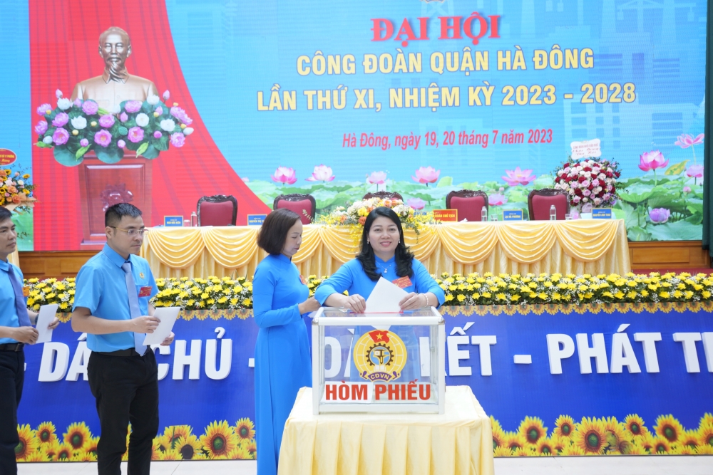 Ngày làm việc thứ nhất Đại hội Công đoàn quận Hà Đông lần thứ XI, nhiệm kỳ 2023 - 2028