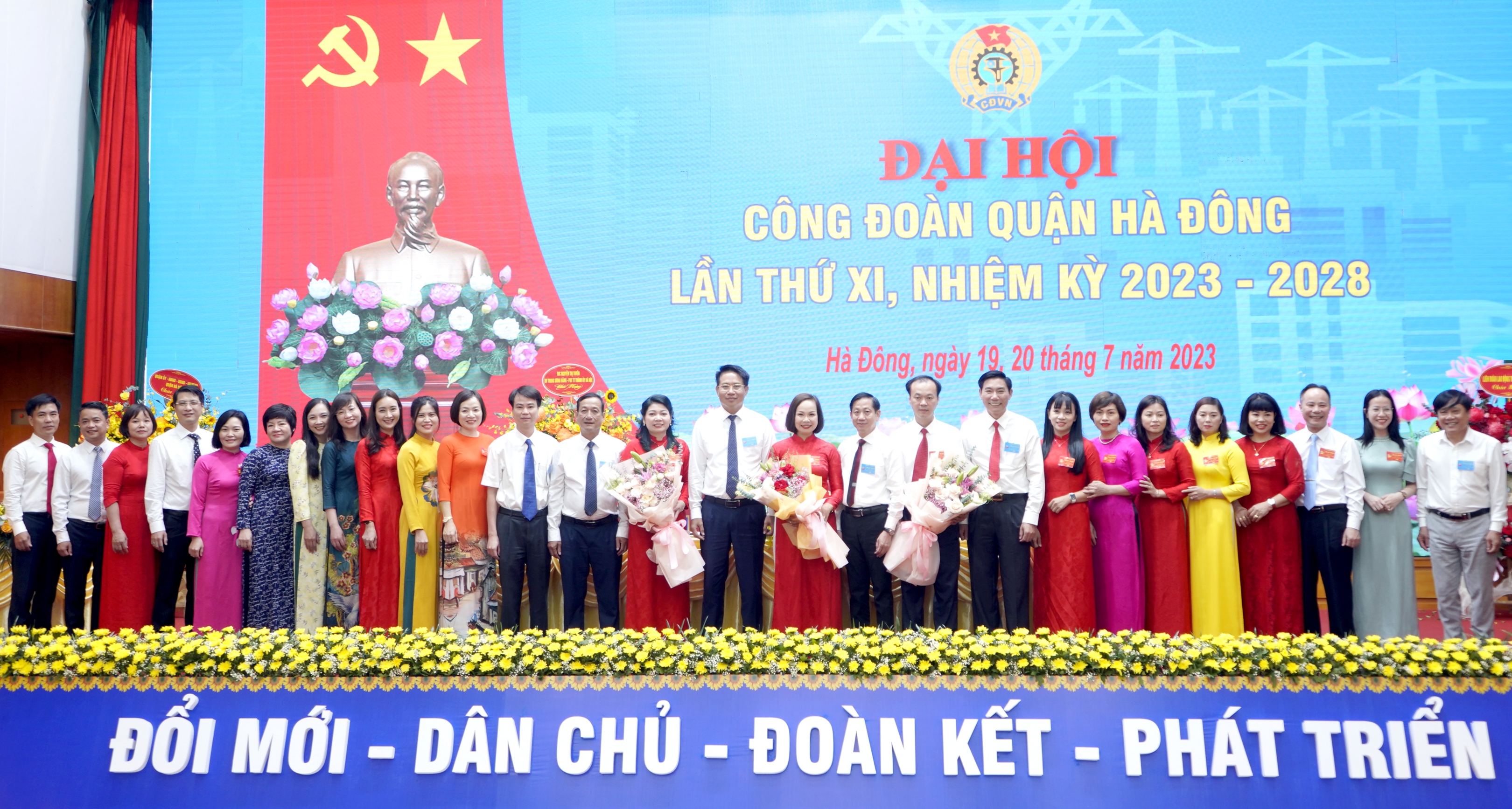 Đồng chí Lại Hà Phương được bầu giữ chức Chủ tịch LĐLĐ quận Hà Đông