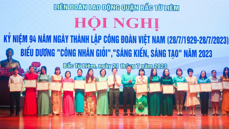 Nhân lên những tấm gương "Công nhân giỏi", "Sáng kiến, sáng tạo" trong CNVCLĐ quận Bắc Từ Liêm