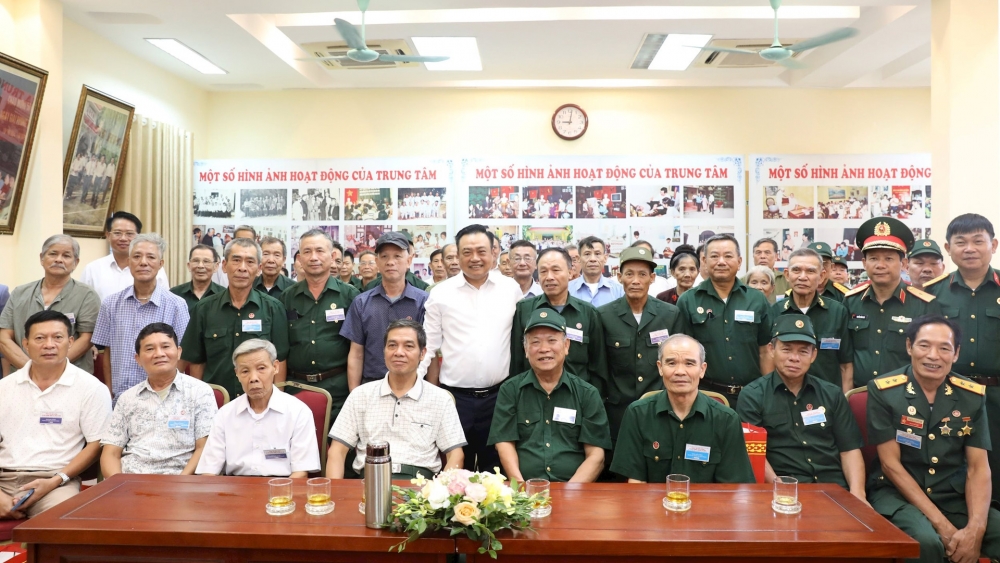 Chủ tịch UBND thành phố Hà Nội thăm người có công, gia đình chính sách tại quận Hà Đông