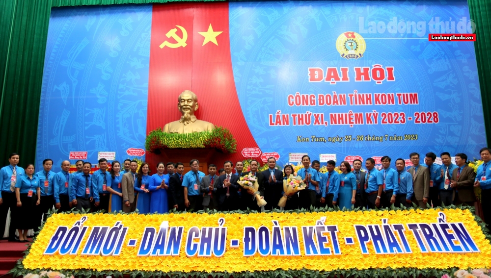 Đồng chí Rơ Chăm Long tái đắc cử Chủ tịch LĐLĐ tỉnh Kon Tum khóa XI