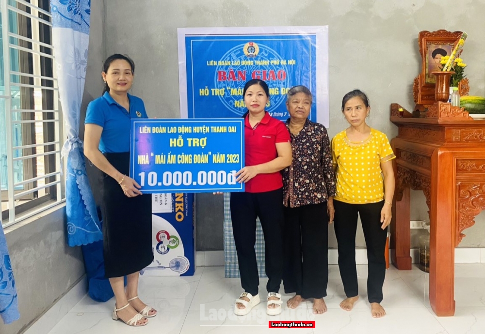Huyện Thanh Oai: Trao “Mái ấm Công đoàn” cho cô giáo Lê Thị Thu Hà