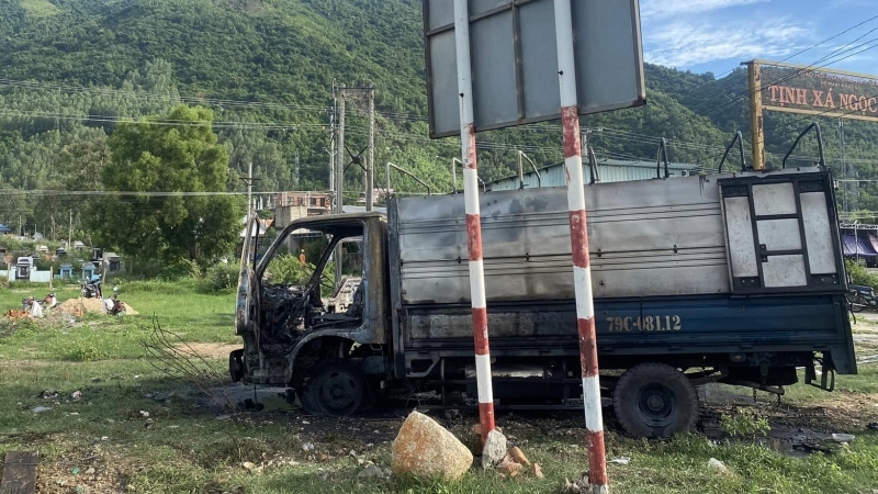 Khánh Hoà: Xe tải bốc cháy làm đứt dây điện khiến một người tử vong