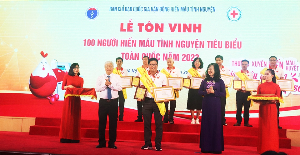 Tôn vinh 100 người hiến máu tình nguyện tiêu biểu toàn quốc