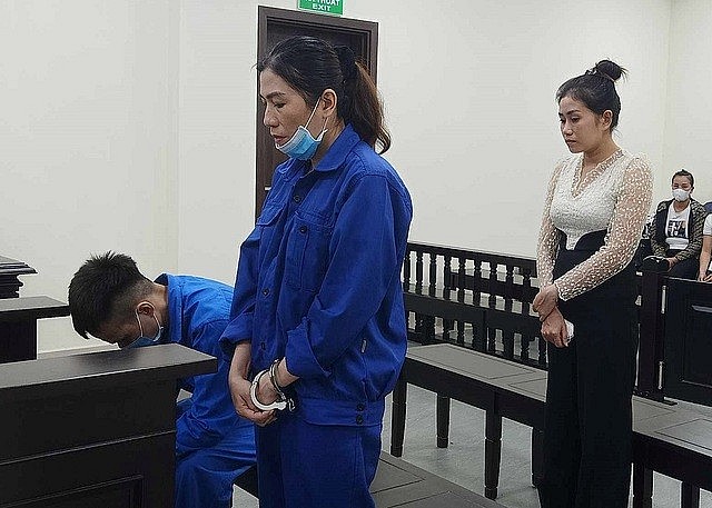 Bé gái 14 tuổi bị lừa sang Trung Quốc, ép mang thai hộ