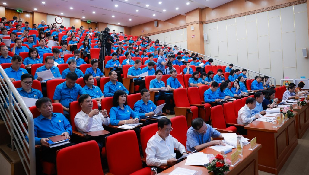 Tổng số đại biểu chính thức triệu tập dự Đại hội XIII Công đoàn Việt Nam là 1.100 người