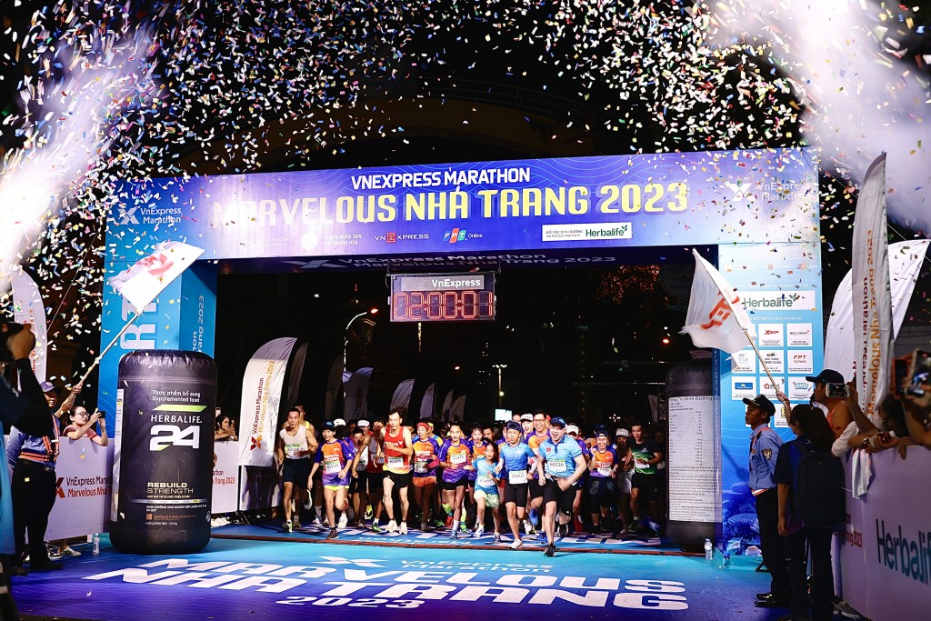 Hơn 11.000 vận động viên tham gia Giải VnExpress Marathon Marvelous Nha Trang 2023