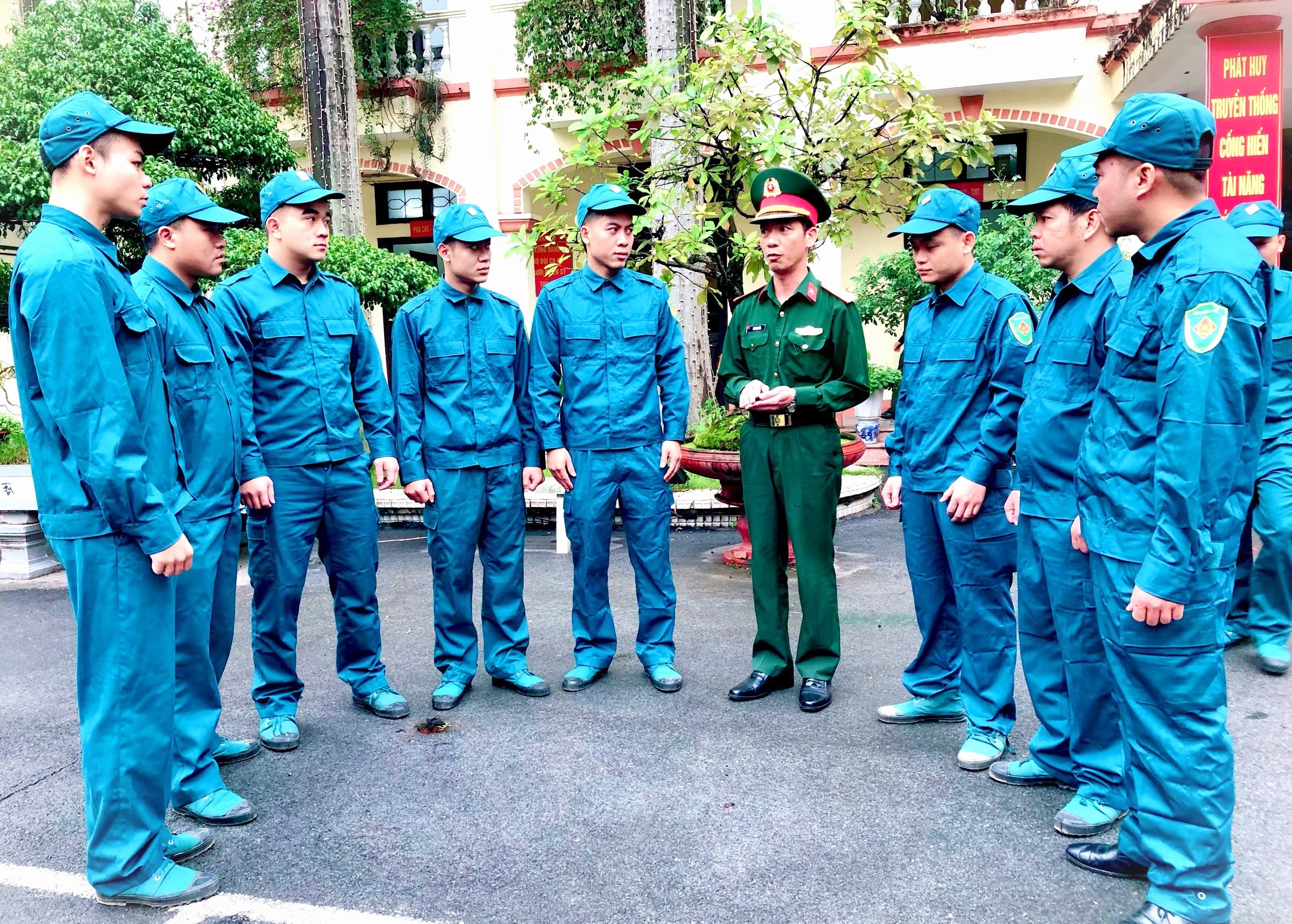 Lực lượng vũ trang huyện Thanh Trì: Phát huy truyền thống anh dũng, kiên cường