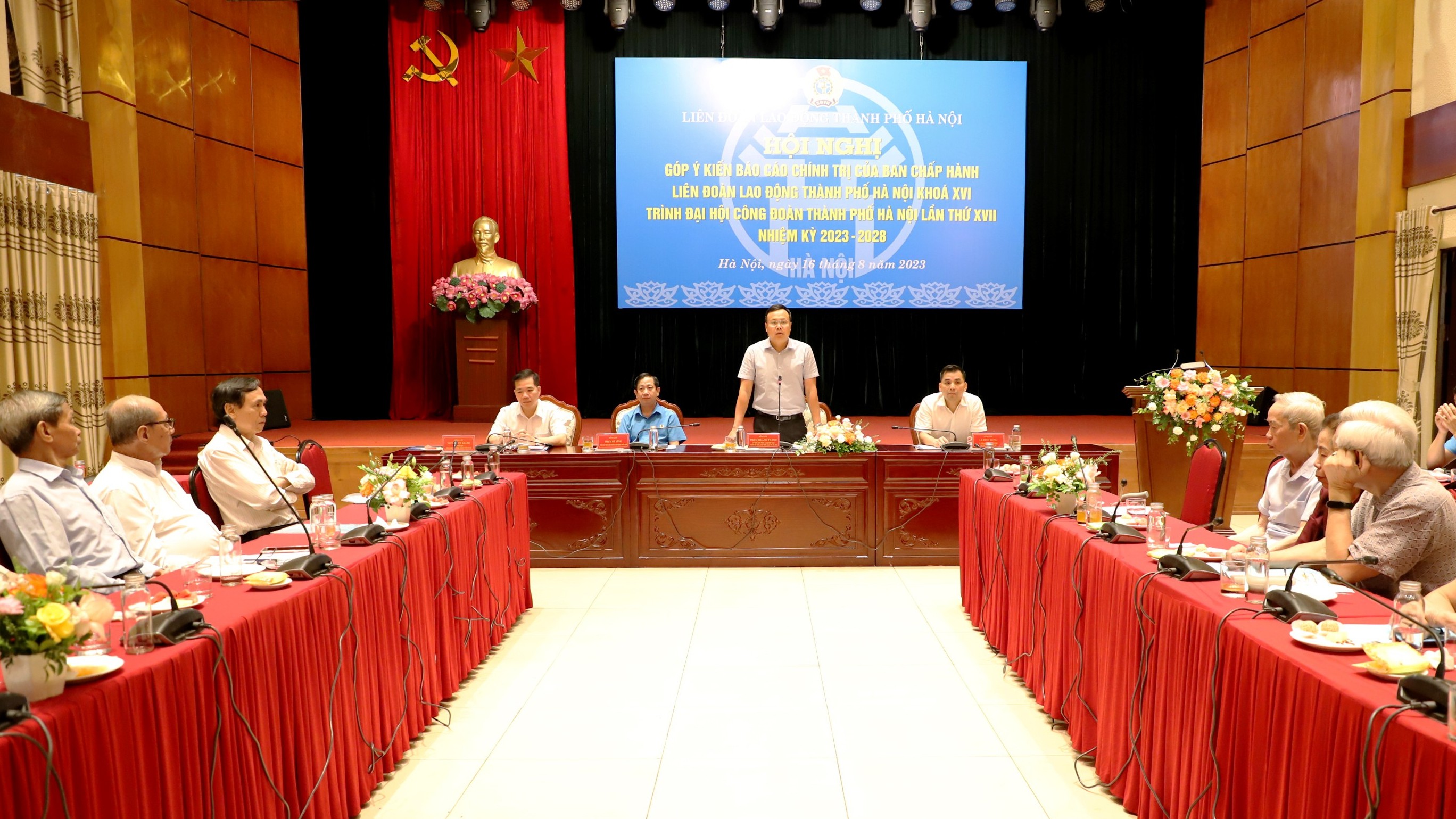 Lấy ý kiến góp ý vào dự thảo Báo cáo chính trị trình Đại hội Công đoàn thành phố Hà Nội lần thứ XVII