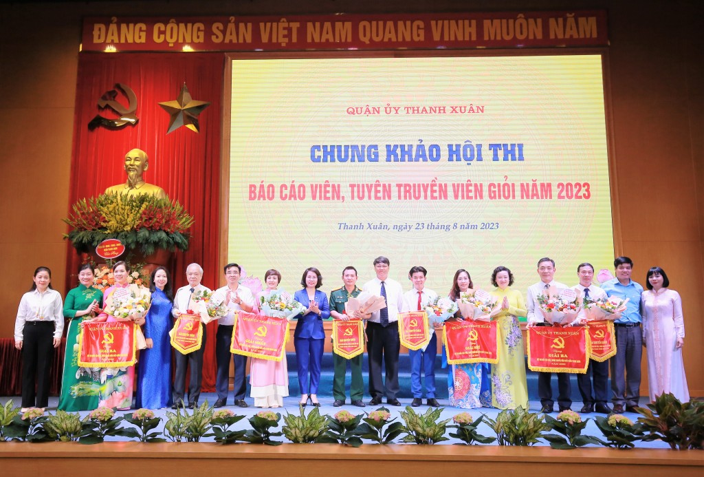 8 thí sinh thi vòng chung khảo báo cáo viên, tuyên truyền viên giỏi năm 2023 quận Thanh Xuân