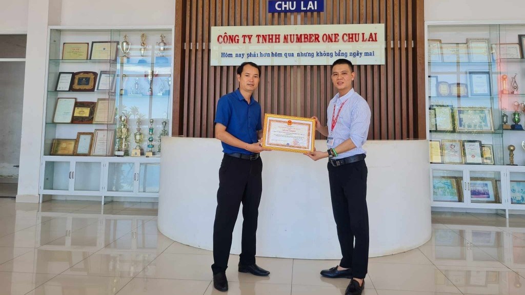 Bảo hiểm xã hội Việt Nam ghi nhận thành tích xuất sắc của Nhà máy Number One Chu Lai