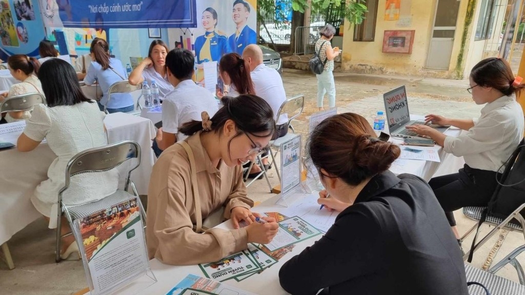 Hơn 2.200 chỉ tiêu việc làm tại Phiên giao dịch việc làm lưu động quận Nam Từ Liêm năm 2023