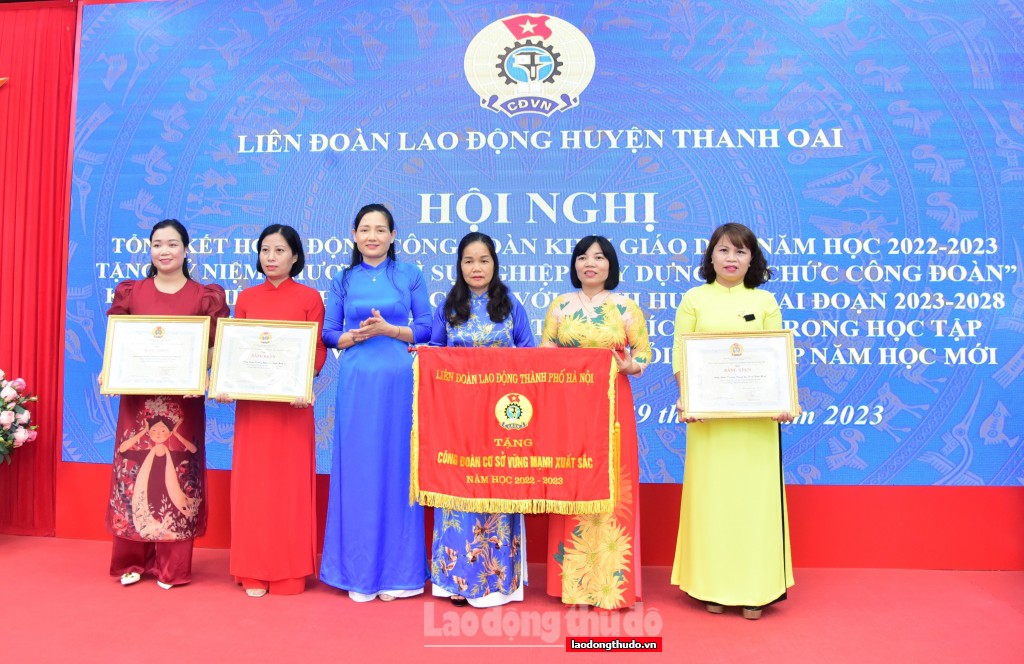 Huyện Thanh Oai: Nhiều tập thể, cá nhân được khen thưởng về hoạt động Công đoàn