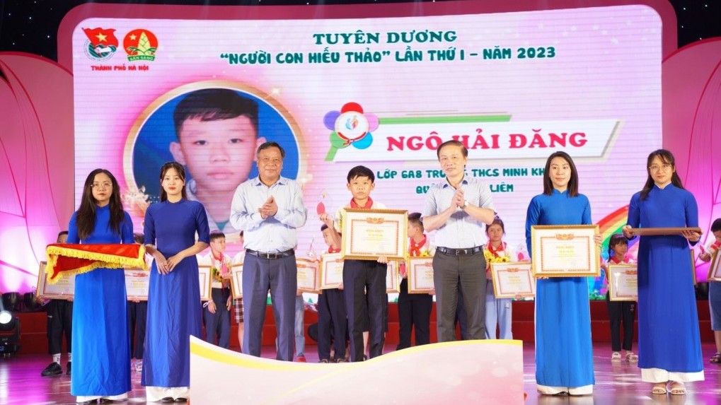 Hà Nội: 110 gương “Người con hiếu thảo” được tuyên dương