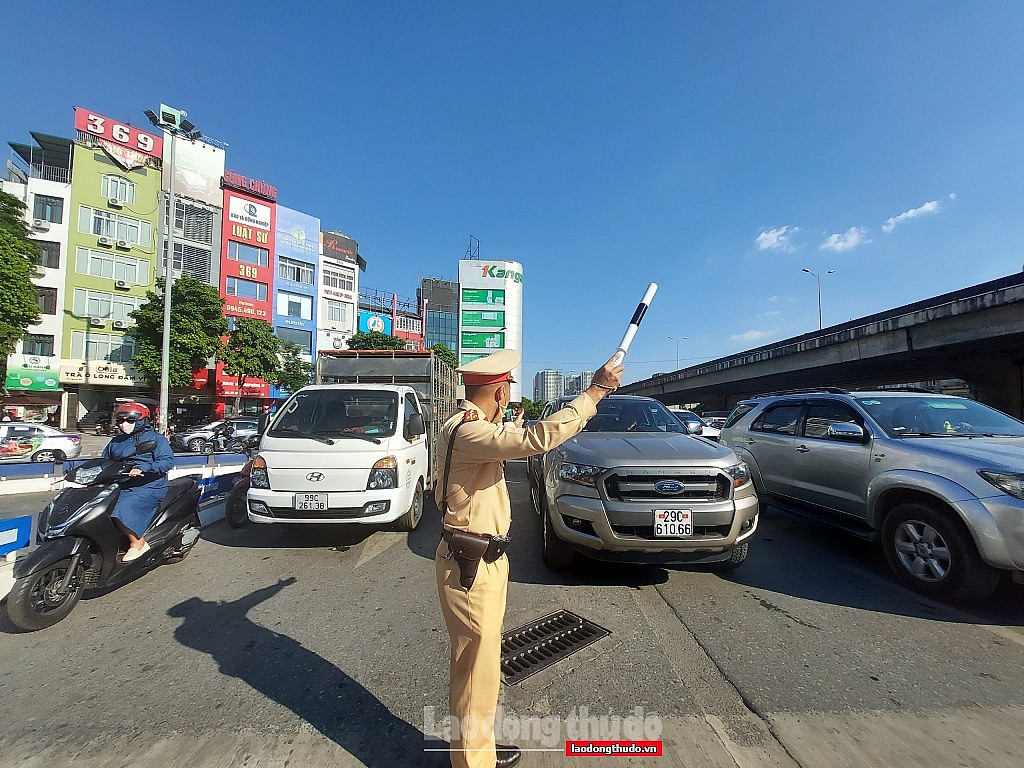 Hà Nội: Tạm cấm xe ô tô kinh doanh vận tải đảm bảo an toàn đón khách quốc tế