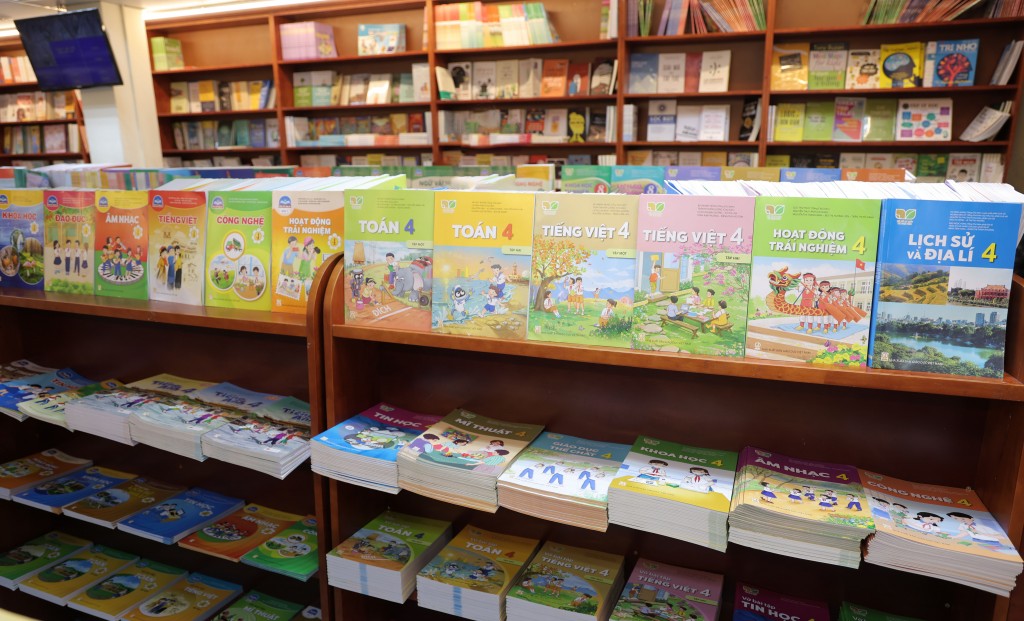 đến ngày 27/8/2023, Nhà xuất bản Giáo dục Việt Nam đã hoàn thành in và nhập kho sách các lớp
