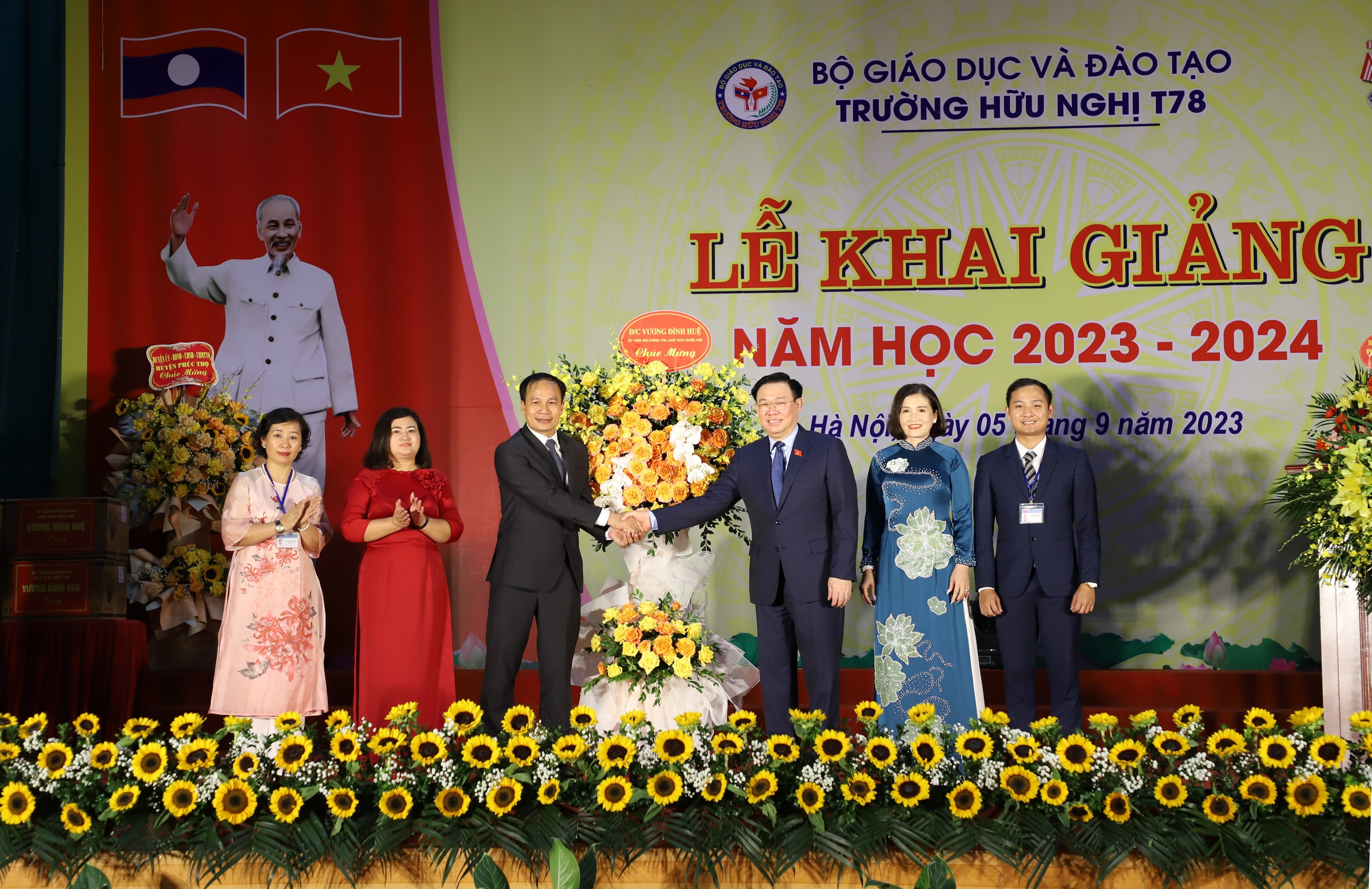 Chủ tịch Quốc hội Vương Đình Huệ: Trường Hữu nghị T78 là cầu nối vun đắp thêm mối quan hệ đặc biệt Việt- Lào