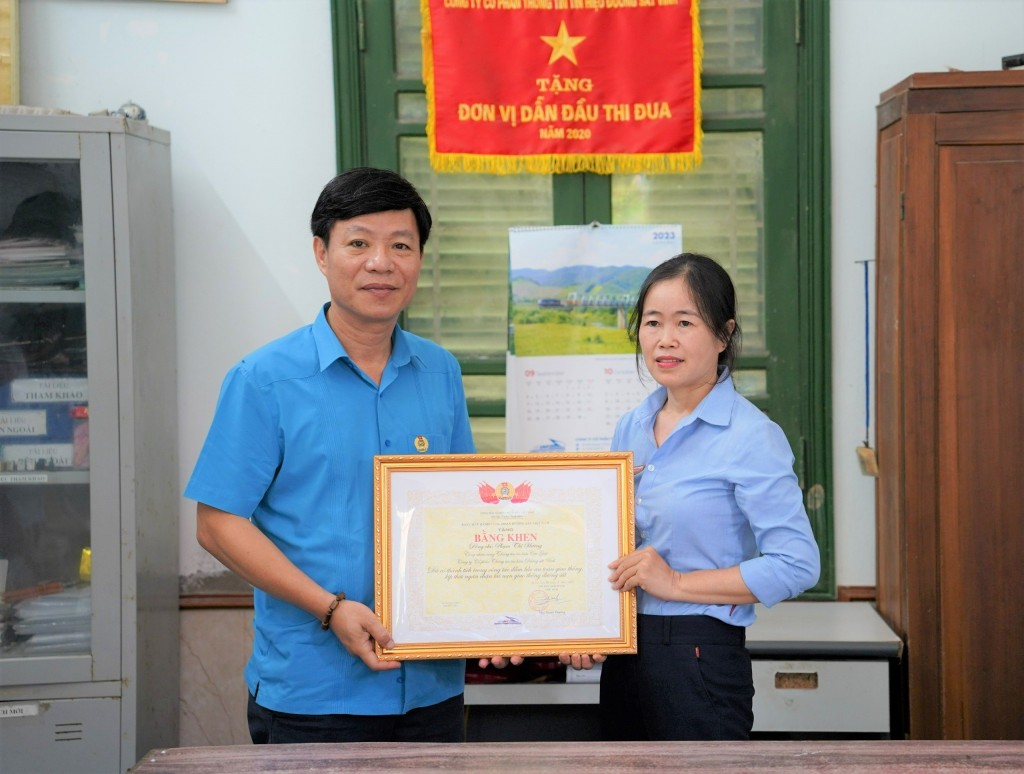 Công đoàn Đường sắt Việt Nam tặng Bằng khen công nhân dũng cảm cứu người
