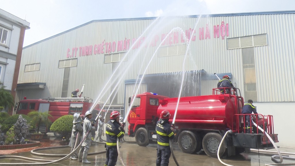 Huyện Thường Tín tổ chức diễn tập phương án phòng cháy chữa cháy và cứu nạn cứu hộ