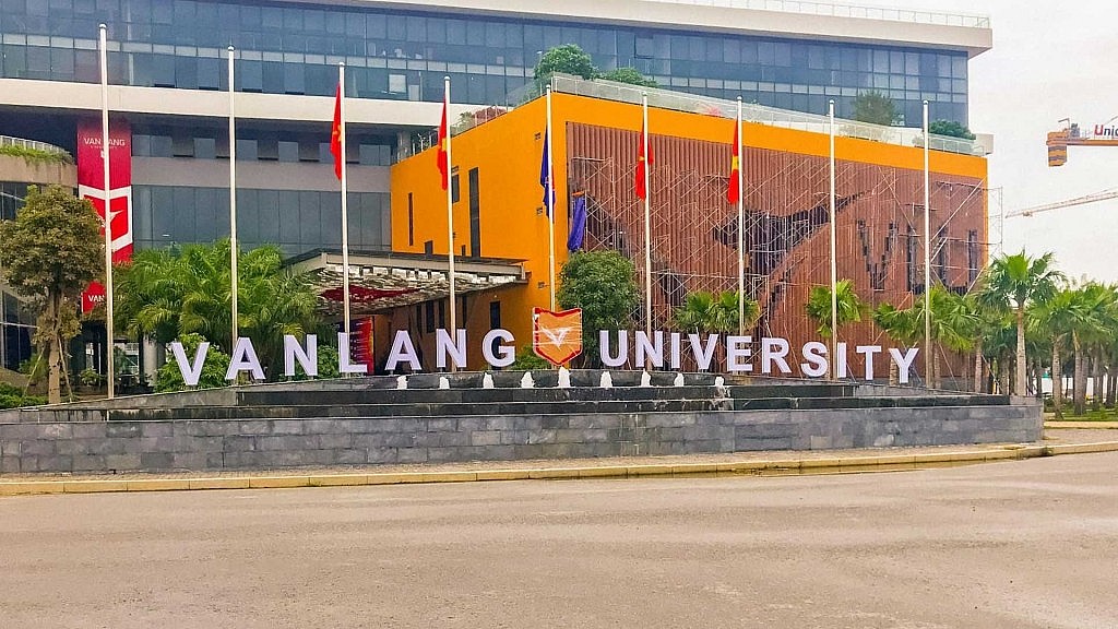 Trường Đại học Văn Lang sử dụng lao động nước ngoài không có giấy phép