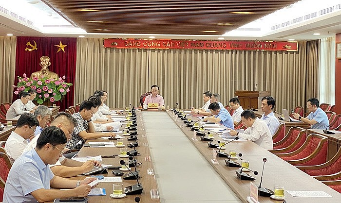 Bí thư Thành ủy Hà Nội chủ trì họp bàn giải pháp vật liệu cho đường Vành đai 4