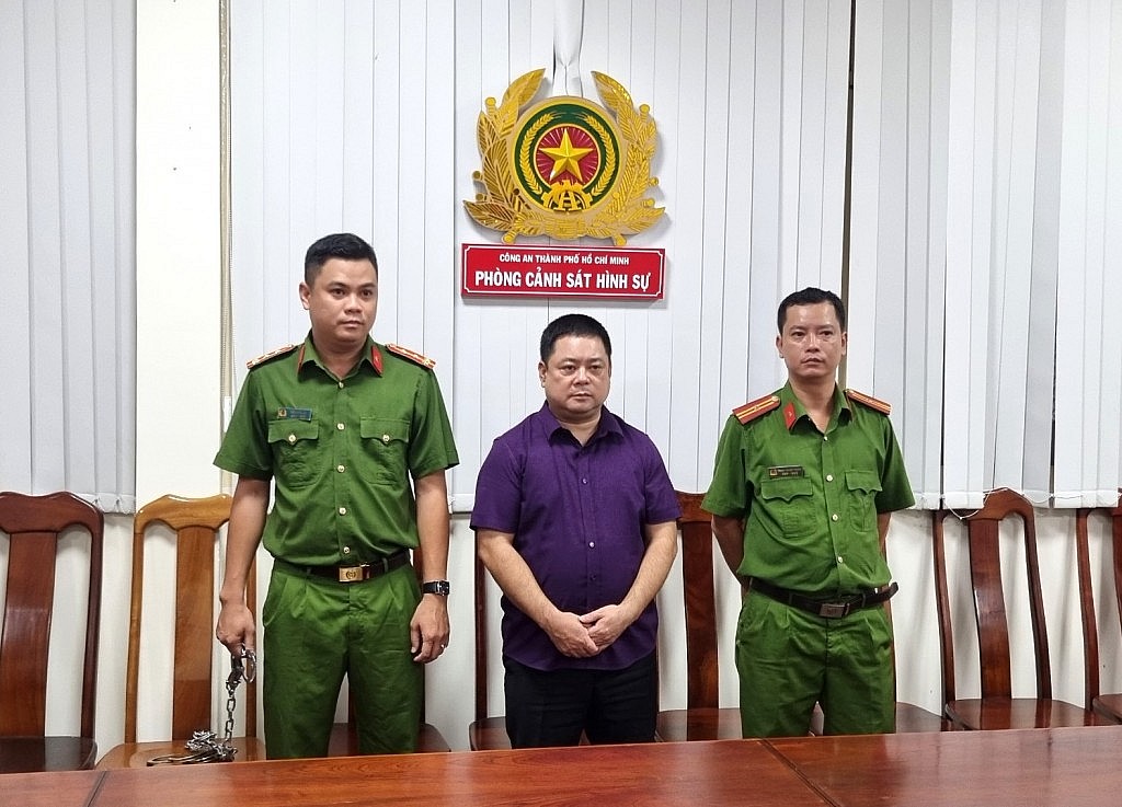 Sai phạm tại Cục Đăng kiểm Việt Nam: Bắt 2 đối tượng để điều tra hành vi “Môi giới hối lộ”