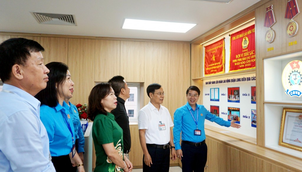 Khánh thành công trình Góc truyền thống và khu làm việc cơ quan LĐLĐ quận Long Biên