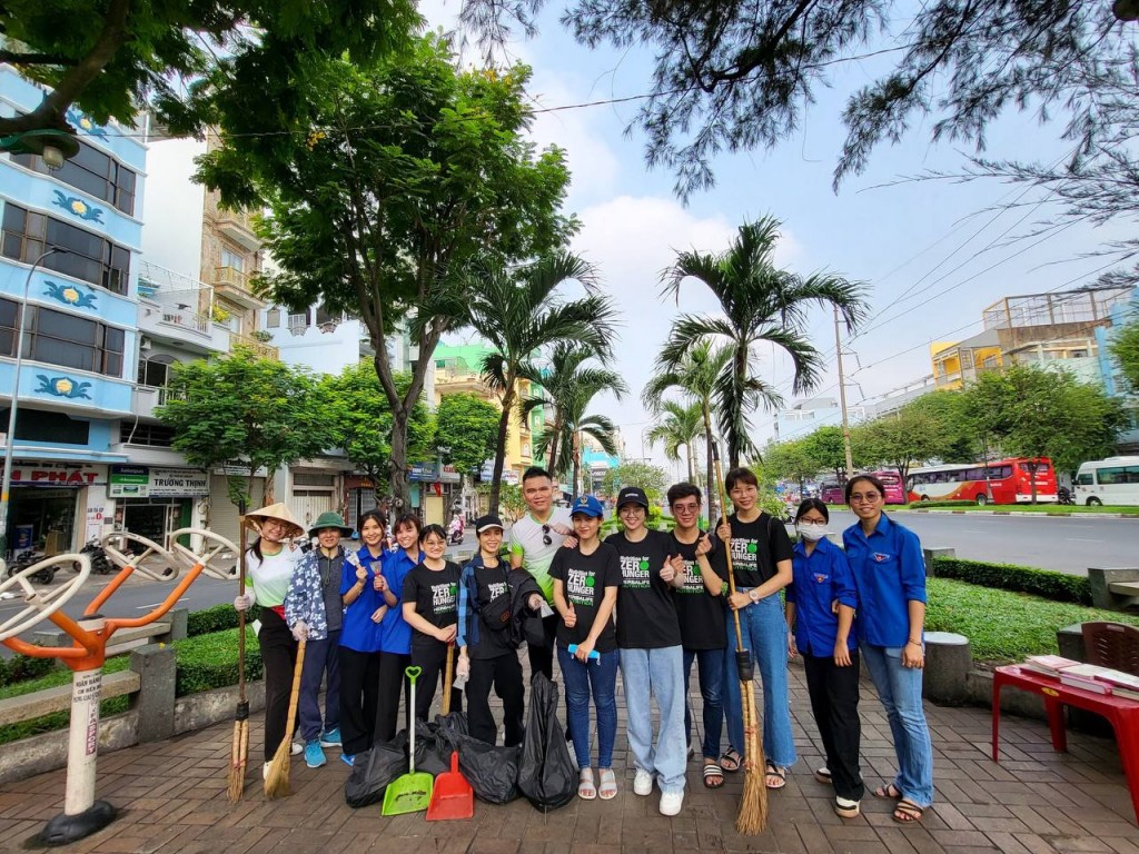 Thành viên độc lập và nhân viên Herbalife Việt Nam dành hơn 700 giờ tham gia hoạt động thiện nguyện