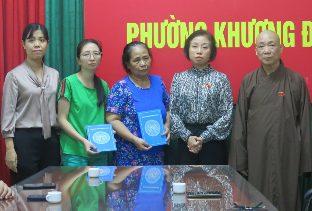 Đoàn đại biểu Quốc hội và HĐND Thành phố thăm, hỗ trợ các nạn nhân vụ cháy tại quận Thanh Xuân