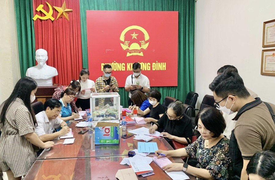 Cán bộ, công chức, viên chức quận Thanh Xuân quyên góp, ủng hộ nạn nhân vụ cháy chung cư mini