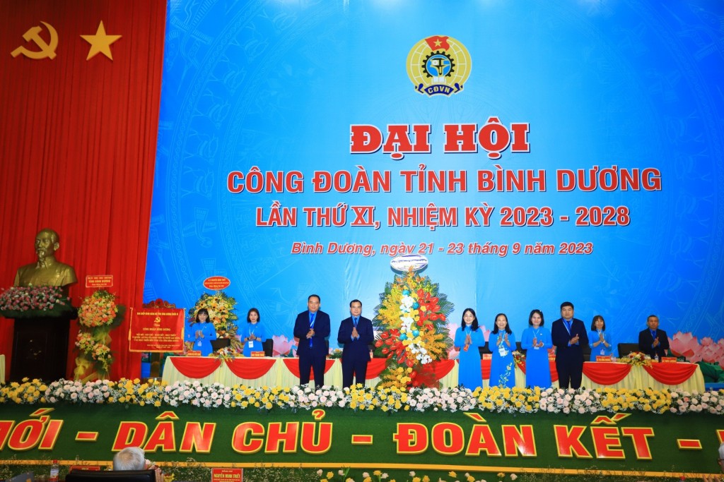 Đồng chí Nguyễn Đình Khang gợi mở 5 vấn đề lớn cho Công đoàn tỉnh Bình Dương
