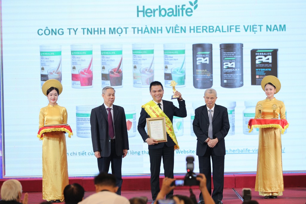 Herbalife Việt Nam đạt giải thưởng “Sản phẩm vàng vì sức khỏe cộng đồng” năm 2023